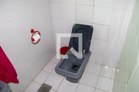 Casa de condomínio à venda com 630m², 5 quartos e 6 vagasBanheiro 3