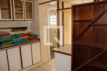 Casa de condomínio à venda com 630m², 5 quartos e 6 vagasDespensa