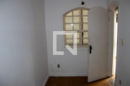 Casa de condomínio à venda com 630m², 5 quartos e 6 vagasEscada