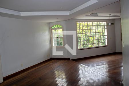 Sala de casa de condomínio à venda com 5 quartos, 630m² em Anil, Rio de Janeiro