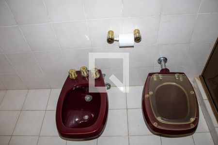 Casa de condomínio à venda com 630m², 5 quartos e 6 vagasBanheiro 2