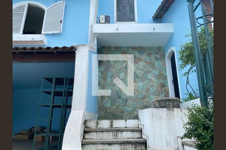 Casa de condomínio à venda com 630m², 5 quartos e 6 vagasFachada