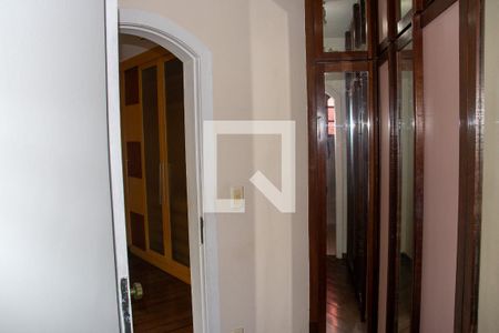 Casa de condomínio à venda com 630m², 5 quartos e 6 vagasBanheiro 1