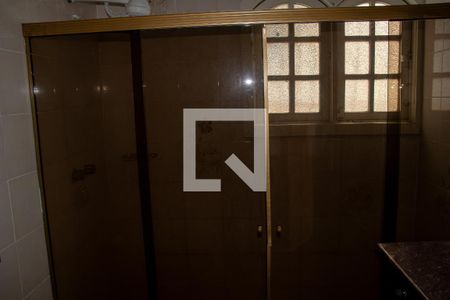 Casa de condomínio à venda com 630m², 5 quartos e 6 vagasBanheiro 2