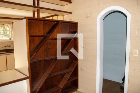 Casa de condomínio à venda com 630m², 5 quartos e 6 vagasDespensa