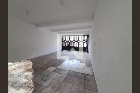 Casa à venda com 3 quartos, 200m² em Parque Tomas Saraiva, São Paulo