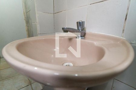 Casa à venda com 70m², 4 quartos e 1 vagaCasa 3 - Banheiro Detalhe