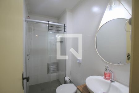 Banheiro de apartamento para alugar com 1 quarto, 58m² em Independência, Porto Alegre