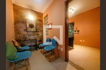 Casa à venda com 227m², 3 quartos e 4 vagasEscritório