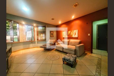 Sala de casa à venda com 3 quartos, 227m² em Jardim Guanabara, Belo Horizonte