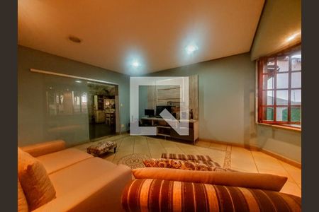 Sala de casa para alugar com 3 quartos, 227m² em Jardim Guanabara, Belo Horizonte