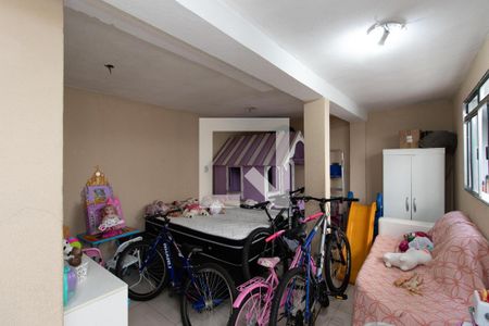 Casa à venda com 240m², 3 quartos e 2 vagas Casa à venda com 240m², 3 quartos e 2 vagasEdícula