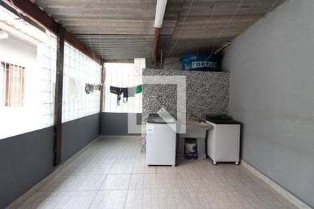 Casa à venda com 240m², 3 quartos e 2 vagas Casa à venda com 240m², 3 quartos e 2 vagasÁrea de Serviço