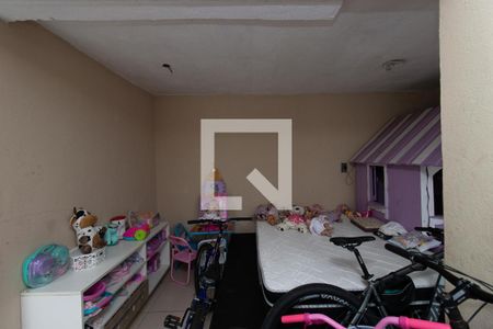 Casa à venda com 240m², 3 quartos e 2 vagas Casa à venda com 240m², 3 quartos e 2 vagasEdícula