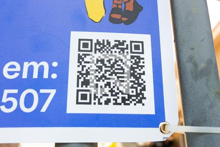 Casa à venda com 110m², 3 quartos e 2 vagasFachada - Placa