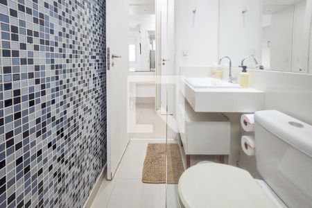 Apartamento para alugar com 70m², 2 quartos e 2 vagasBanheiro da suíte 
