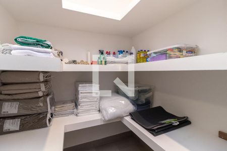 Apartamento à venda com 80m², 2 quartos e 2 vagasDespensa da Cozinha