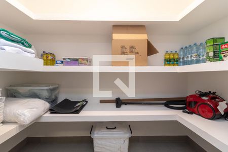 Apartamento à venda com 80m², 2 quartos e 2 vagasDespensa da Cozinha