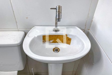 Banheiro de kitnet/studio para alugar com 1 quarto, 25m² em Vila Regente Feijó, São Paulo