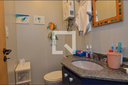 Apartamento para alugar com 236m², 3 quartos e 2 vagasBanheiro do Quarto 2