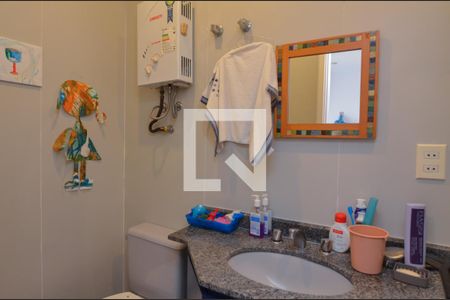 Apartamento para alugar com 236m², 3 quartos e 2 vagasBanheiro do Quarto 2