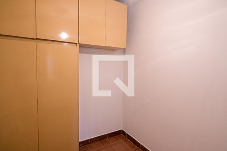Casa à venda com 250m², 4 quartos e 2 vagasQuarto de Serviço