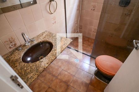 Casa à venda com 250m², 4 quartos e 2 vagasBanheiro