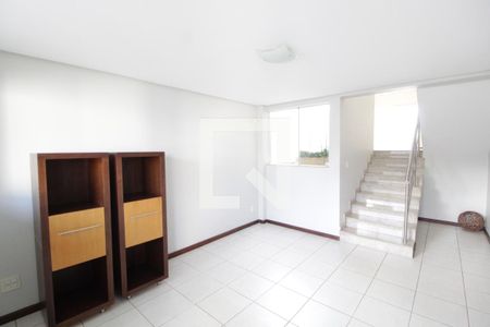 Sala 1 de casa para alugar com 3 quartos, 245m² em Jardim Inconfidência, Uberlândia