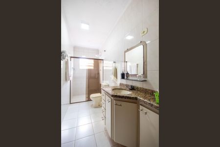 Casa para alugar com 260m², 3 quartos e 3 vagas Casa para alugar com 260m², 3 quartos e 3 vagasBanheiro 2