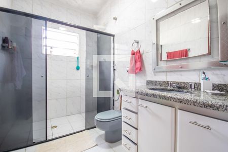 Casa para alugar com 260m², 3 quartos e 3 vagas Casa para alugar com 260m², 3 quartos e 3 vagasBanheiro da Suíte