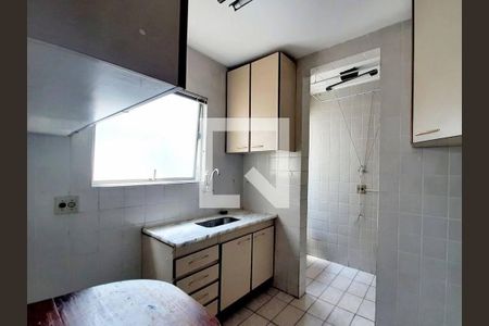 Cozinha de apartamento à venda com 2 quartos, 45m² em Estoril, Belo Horizonte