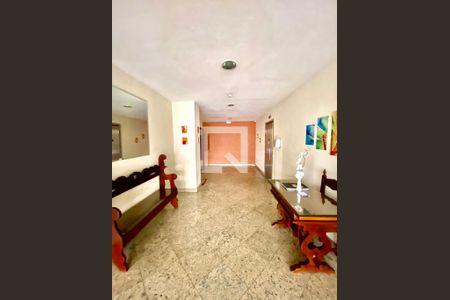 Apartamento à venda com 69m², 2 quartos e 1 vagaHall social