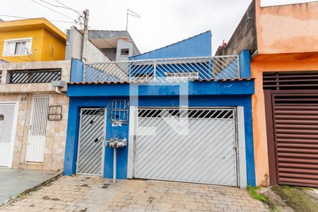 Casa à venda com 150m², 3 quartos e 2 vagas Casa à venda com 150m², 3 quartos e 2 vagasFachada