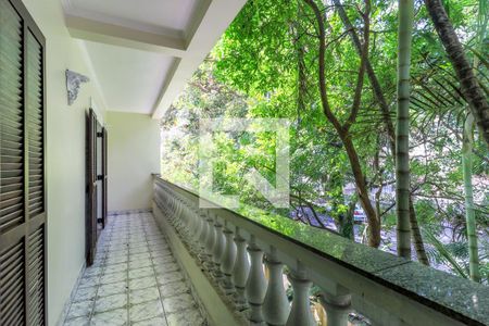 Casa à venda com 250m², 3 quartos e 4 vagas Casa à venda com 250m², 3 quartos e 4 vagasVaranda da Suíte 2 e Quarto