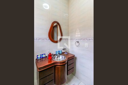 Casa à venda com 250m², 3 quartos e 4 vagas Casa à venda com 250m², 3 quartos e 4 vagasLavabo