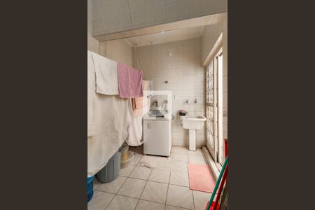 Casa à venda com 250m², 3 quartos e 4 vagas Casa à venda com 250m², 3 quartos e 4 vagasÁrea de Serviço