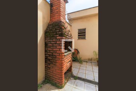 Casa à venda com 250m², 3 quartos e 4 vagas Casa à venda com 250m², 3 quartos e 4 vagasQuintal/Churrasqueira