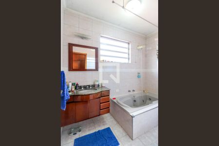 Casa à venda com 250m², 3 quartos e 4 vagas Casa à venda com 250m², 3 quartos e 4 vagasBanheiro da Suíte 1