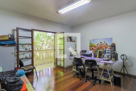 Casa à venda com 250m², 3 quartos e 4 vagas Casa à venda com 250m², 3 quartos e 4 vagasQuarto