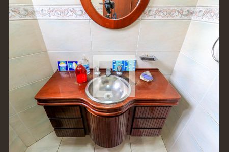 Casa à venda com 250m², 3 quartos e 4 vagas Casa à venda com 250m², 3 quartos e 4 vagasLavabo