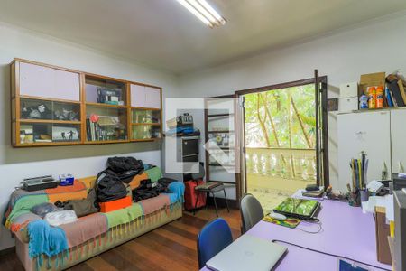 Casa à venda com 250m², 3 quartos e 4 vagas Casa à venda com 250m², 3 quartos e 4 vagasQuarto