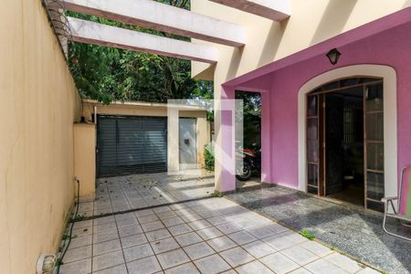 Casa à venda com 250m², 3 quartos e 4 vagas Casa à venda com 250m², 3 quartos e 4 vagasGaragem