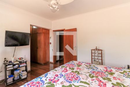 Casa à venda com 250m², 3 quartos e 4 vagas Casa à venda com 250m², 3 quartos e 4 vagasSuíte 1