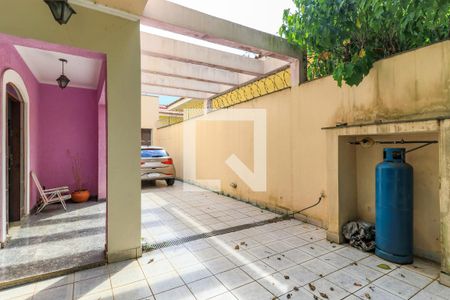 Casa à venda com 250m², 3 quartos e 4 vagas Casa à venda com 250m², 3 quartos e 4 vagasGaragem