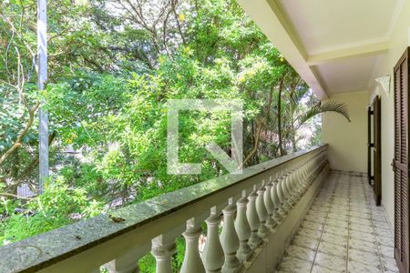 Casa à venda com 250m², 3 quartos e 4 vagas Casa à venda com 250m², 3 quartos e 4 vagasVaranda da Suíte 2 e Quarto