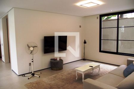 Sala de Estar/TV - Inferior de casa de condomínio à venda com 3 quartos, 574m² em Jardim do Sol, Campinas