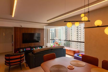 Sala de apartamento à venda com 3 quartos, 125m² em Indianópolis, São Paulo