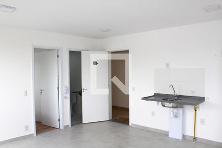 Sala / Cozinha de apartamento para alugar com 1 quarto, 34m² em Lapa de Baixo, São Paulo