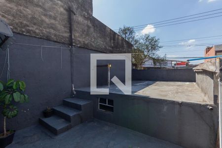 Casa à venda com 100m², 2 quartos e 2 vagas Casa à venda com 100m², 2 quartos e 2 vagasVaranda