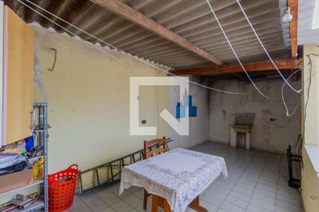 Casa à venda com 100m², 2 quartos e 2 vagas Casa à venda com 100m², 2 quartos e 2 vagasÁrea de Serviço